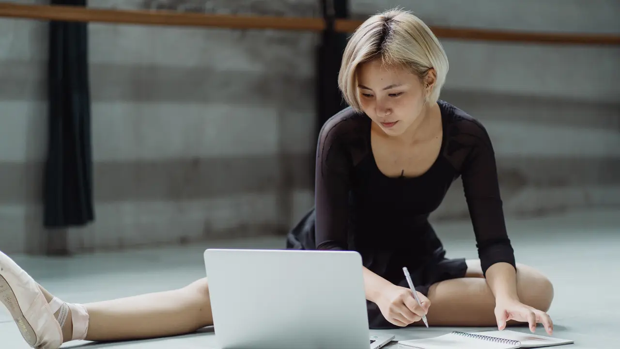 zodiak perempuan bekerja