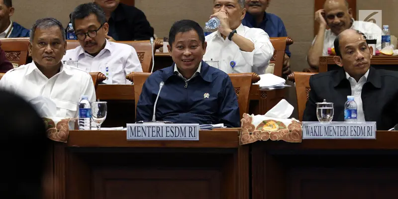 Menteri ESDM Raker dengan Komisi VII Bahas Asumsi Makro RAPBN 2020