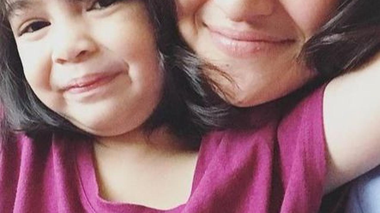 Sienna tumbuh semakin cantik. Ia terlihat mirip dengan sang ibu, Marshanda.