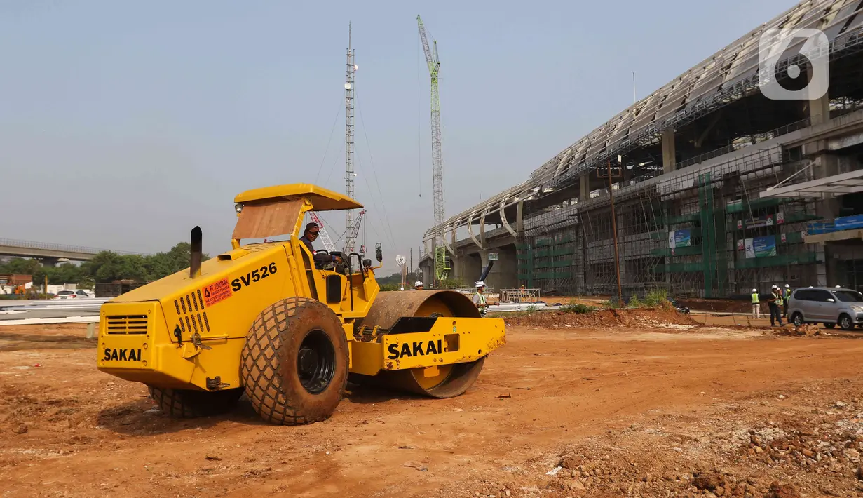Menjelang target pelaksanaan operasional Kereta Cepat Jakarta Bandung (KCJB) pada 18 Agustus 2023 mendatang, sejumlah persiapan terus digalakkan PT KCIC selaku operator KCJB, termasuk kesiapan dari Stasiun KA Cepat Halim. (Liputan6.com/Herman Zakharia)