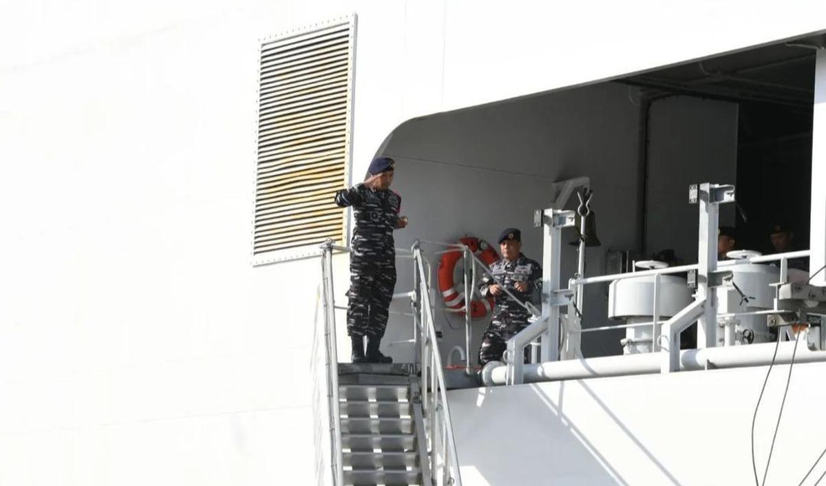 KRI dr Radjiman Wedyodiningrat 992 bersama Satgas Port Visit Mesir 2024 singgah di Jeddah, Arab Saudi pada Kamis (22/2) siang waktu setempat.