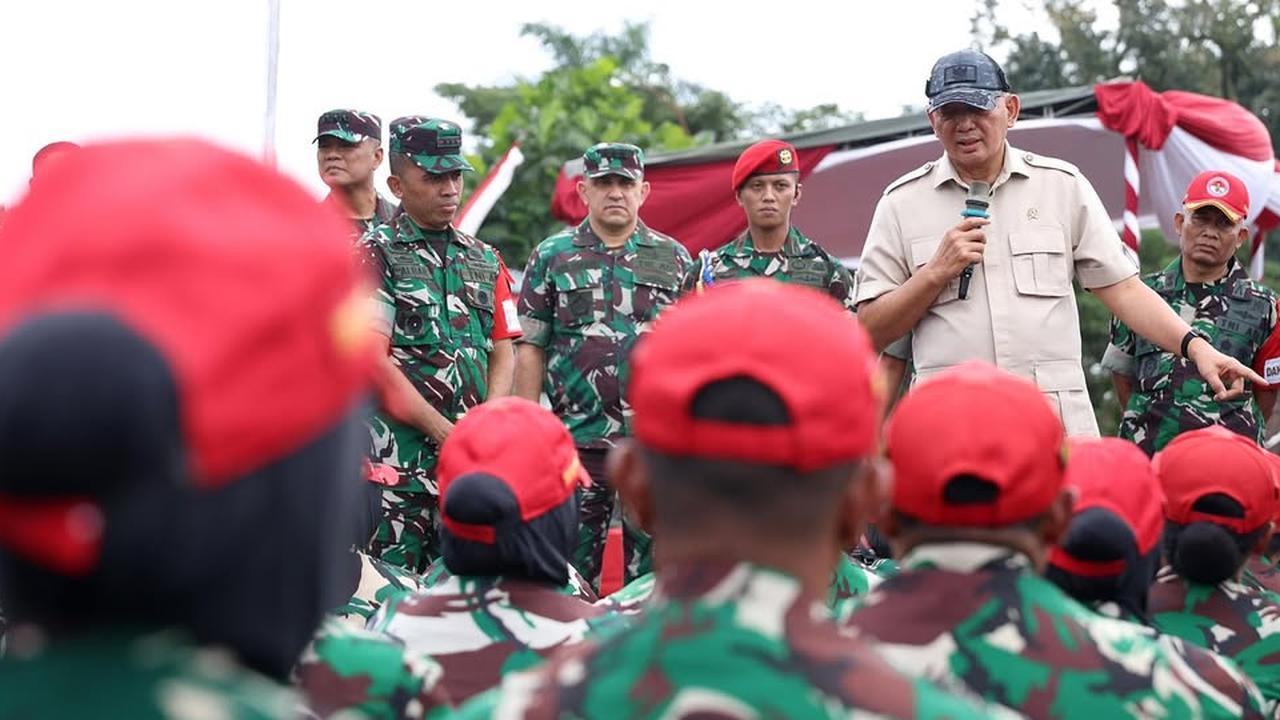 VIDEO: Menhan Sobat Prabowo ke Peserta Didik di Rindam: Kalian Diasuh Jadi Patriot, Siap Bantu TNI?