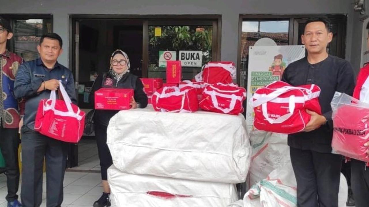 Pemkot Bandung Salurkan Bantuan Puting Beliung Bandung, Ribuan Warga Terdampak Tiga Kecamatan