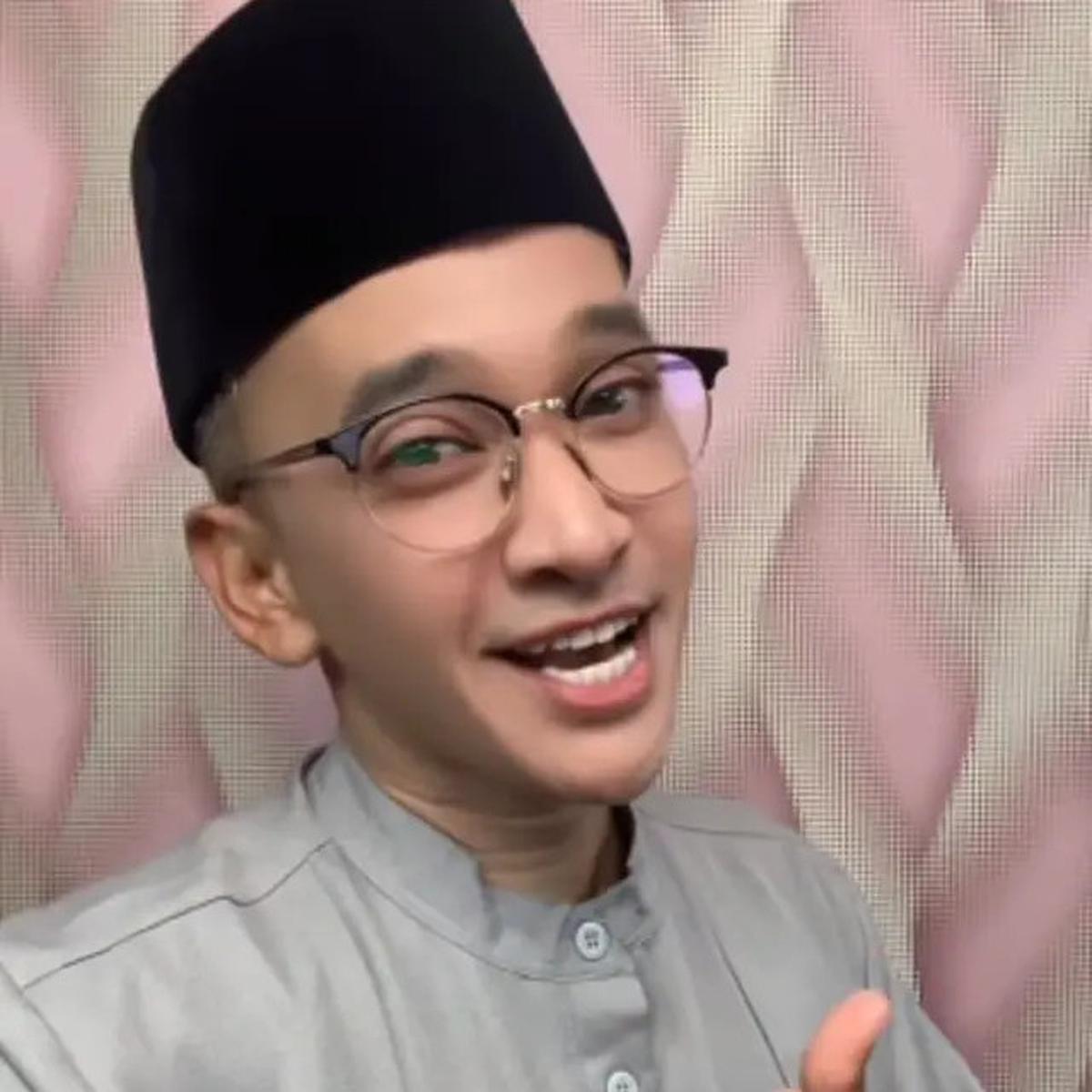 7 Model Baju Koko Pilihan Ruben Onsu, Tampil Kalem dan Elegan Bisa Jadi Inspirasi