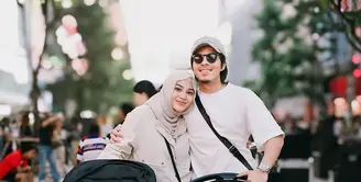 Tampil kompak saat liburan sudah menjadi keharusan bagi keluarga Atta Halilintar dan Aurel Hermansyah. [@attahalilintar].
