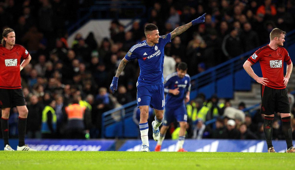 Pemain Chelsea, Kenedy  merayakan golnya ke gawang West Bromwich Albion pada lanjutan Liga Premier Inggris di Stadion Stamford Bridge; Chelsea; Kamis (14/1/2016) dini hari WIB. (EPA/Sean Dempsey)