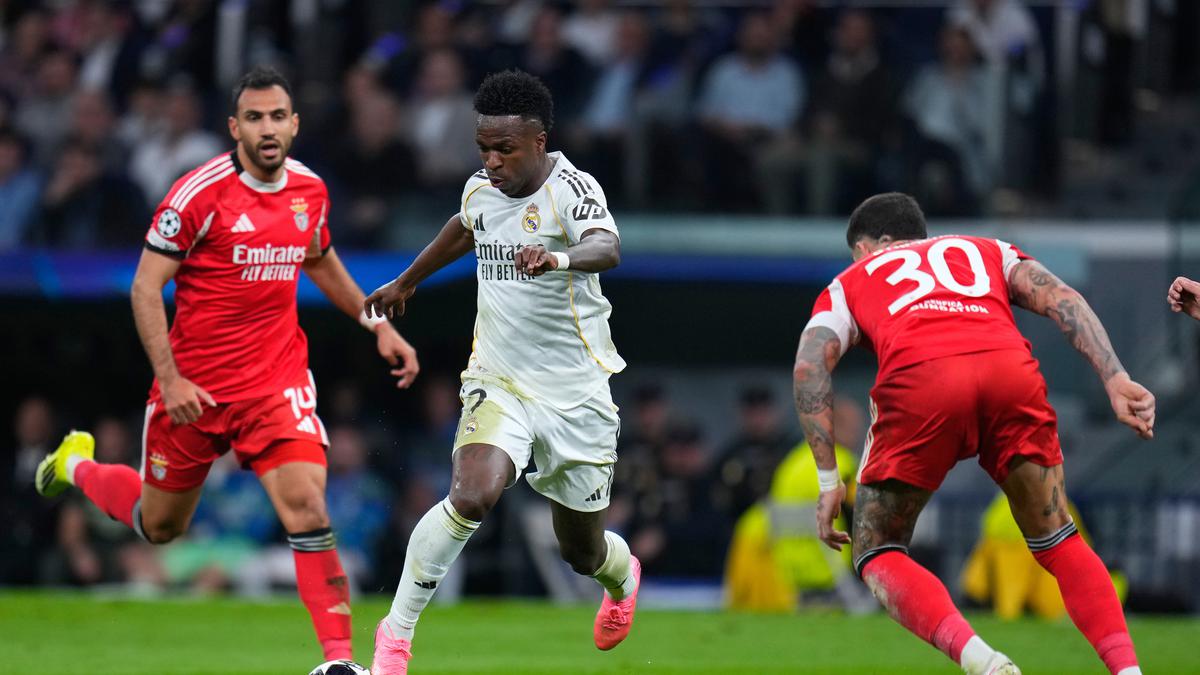 Real Madrid vs Benfica: Vinicius Junior Antar Los Blancos ke 16 Besar