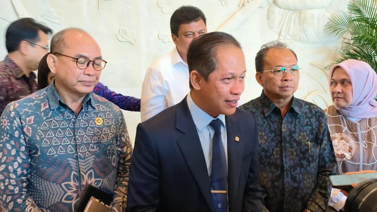 Menteri LH Tegaskan Pemda Bisa Kena Sanksi Jika Kebijakan Sebabkan Banjir Sumatra
