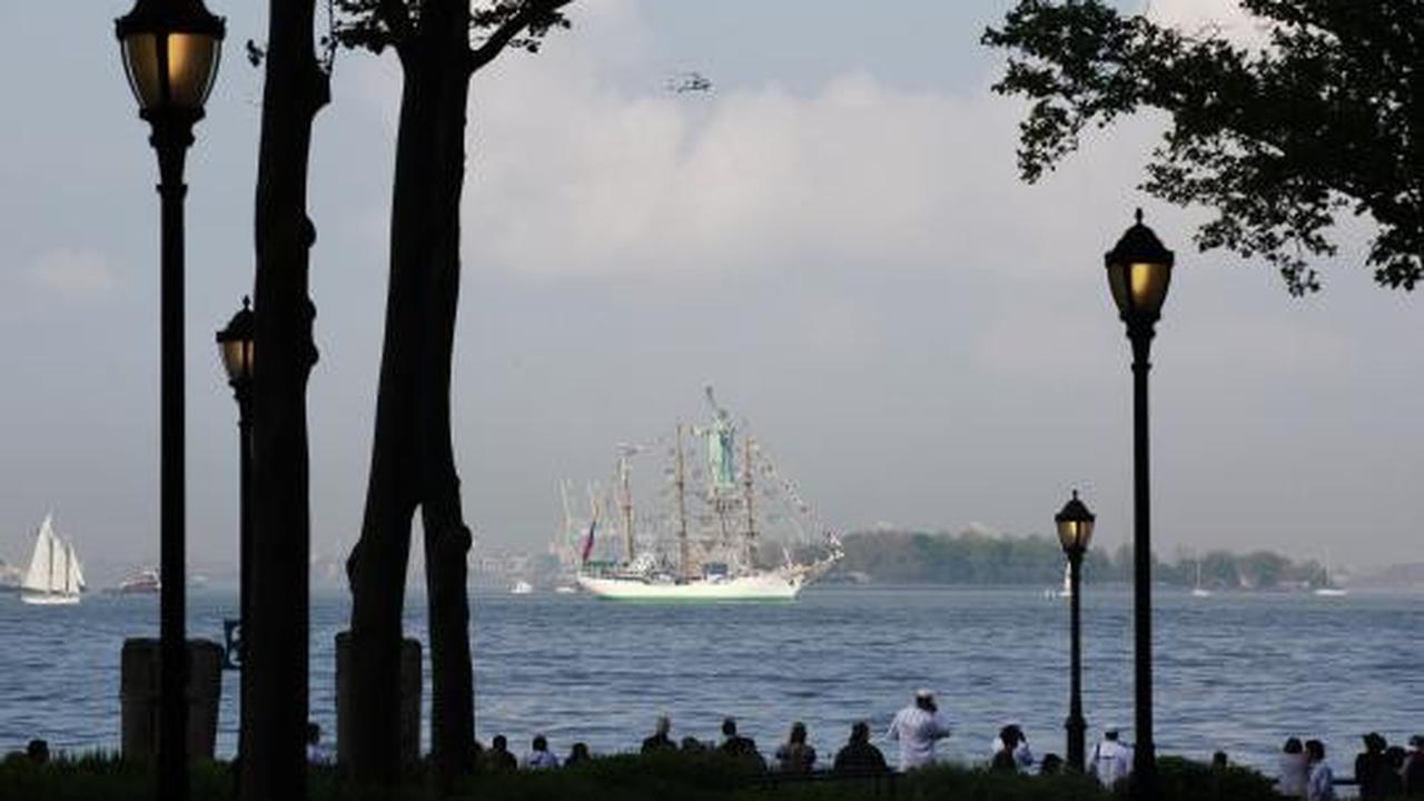 KRI Dewaruci ikut parade kapal perang di New York