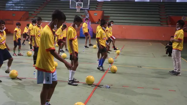 Kompetisi Juggling Bola di Bali