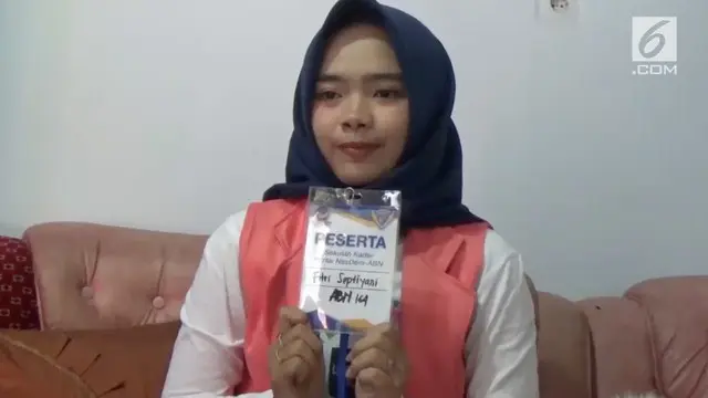 Berawal ingin mengembangkan sektor wisata di desanya, Fitri (22) asal Kebumen, Jawa Tengah mencalonkan diri sebagai calon legislatif DPRD Kabupaten Kebumen.