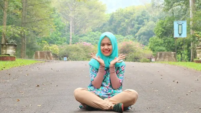 Copyright: Vemale.com | Talent: Gaby Elradha Poetry @gabyelradha