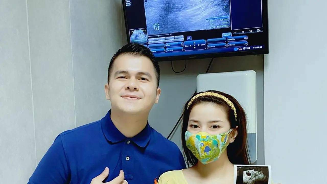 Hamil Anak Pertama, Ini 6 Potret Rosiana Dewi dan Handika Pratama Usai Menikah