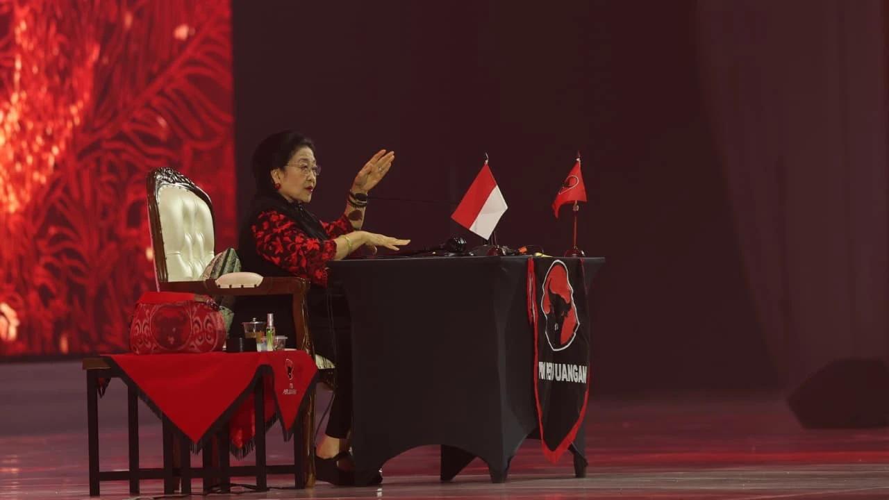 Tegas, Megawati Ungkap Posisi PDIP Sebagai Penyeimbang: Bukan Posisi Abu-Abu!