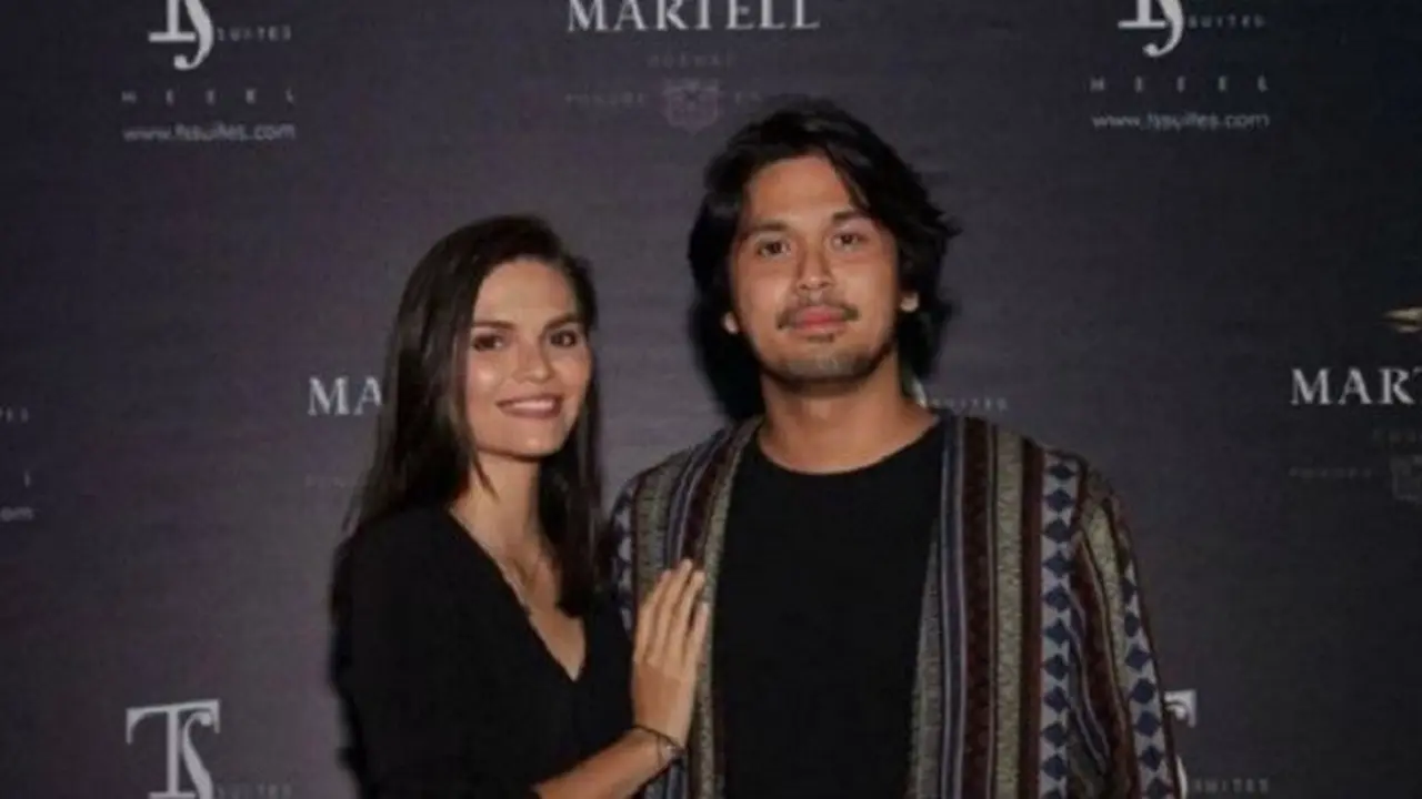 [Bintang] Kecantikan Firrina, Calon Istri Petra Sihombing Ini Selalu Memukau