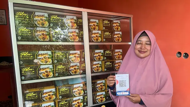 Neneng Nurhayati Jamilah (46), Pemilik Usaha Bolen Jonggol