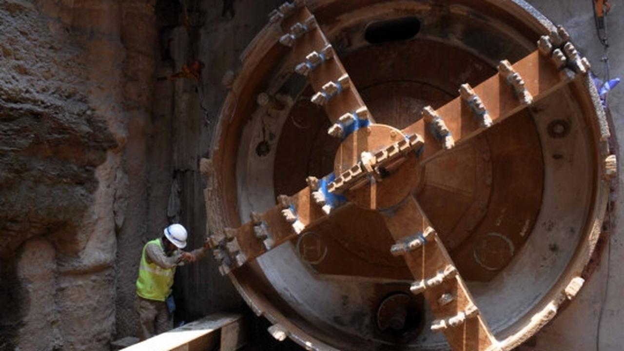 Intip pembangunan terowongan sodetan Kali Ciliwung-KBT