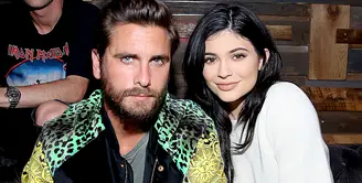 Scott Disick nampaknya tak ingin terlibat soal Kylie Jenner yang kini tengah disibukkan dalam mengurus Stormi. (Jonathan Leibson/Getty Images/USMagazine)
