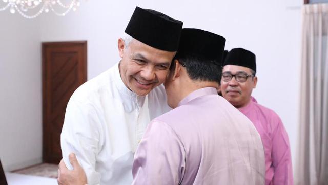 Bakal Calon Presiden (Bacapres) Ganjar Pranowo bertemu dengan Lembaga Adat Melayu (LAM) Riau di kawasan Kuningan, Jakarta Selatan, Sabtu (7/10) malam (Istimewa)