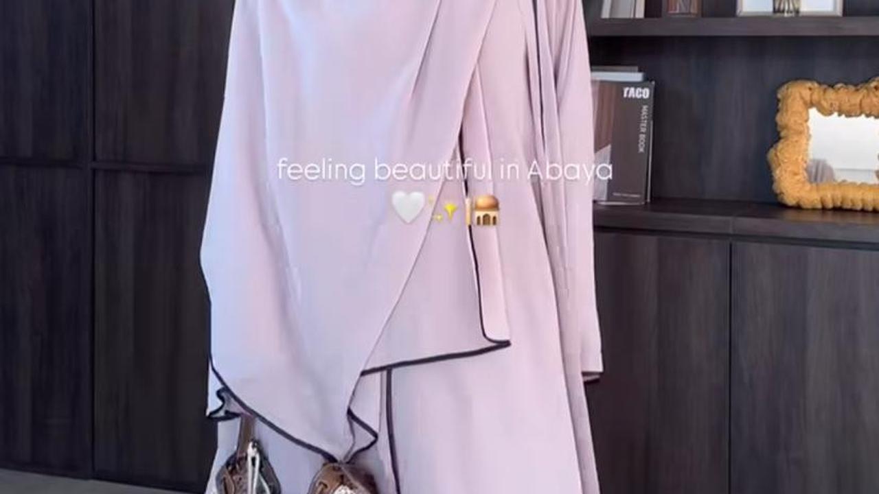 Gaya Abaya Erica Putri yang Elegan dan Minimalis, Pilihan Sempurna untuk Lebaran 2025