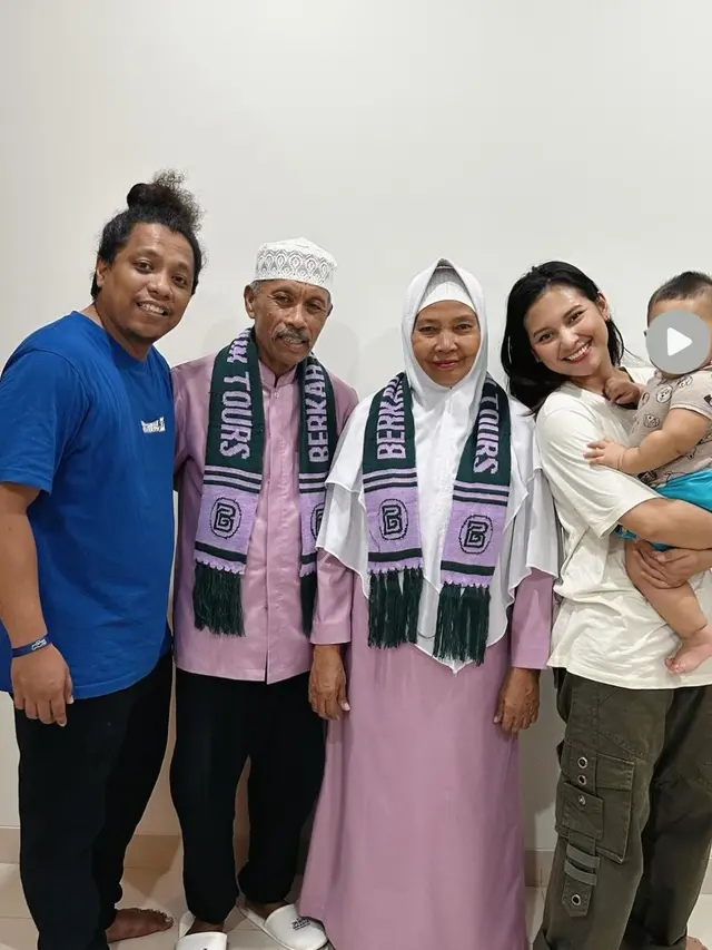 Indah Permatasari dan Mertua
