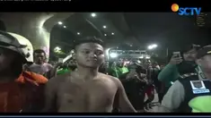 Diduga pria tanpa identitas tersebut depresi berat akibat tidak memiliki uang untuk ongkos pulang kampung ke Sukabumi, Jawa Barat.