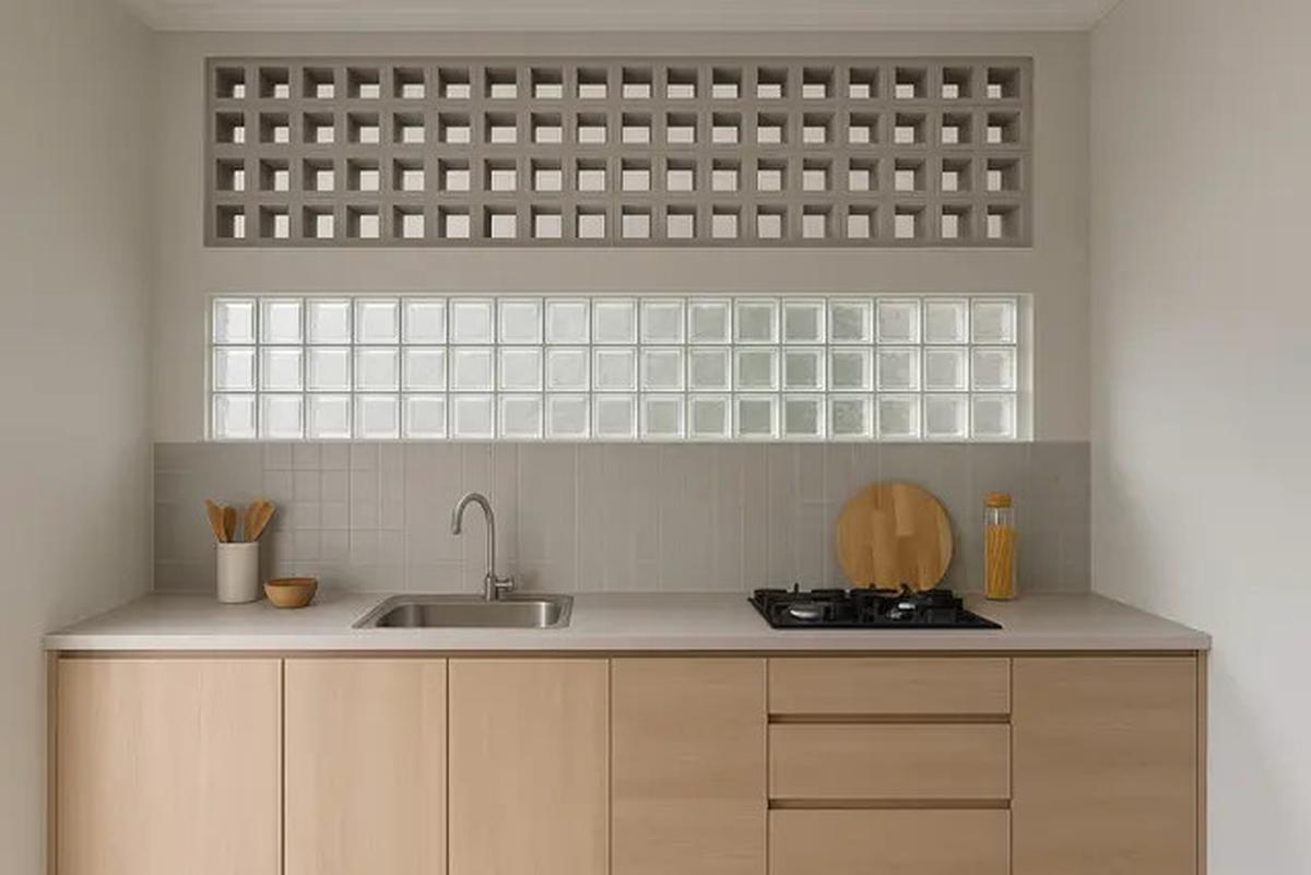7 Model Rumah Minimalis Kombinasi Roster dan Glass Block, Hunian Cantik yang Hemat Energi