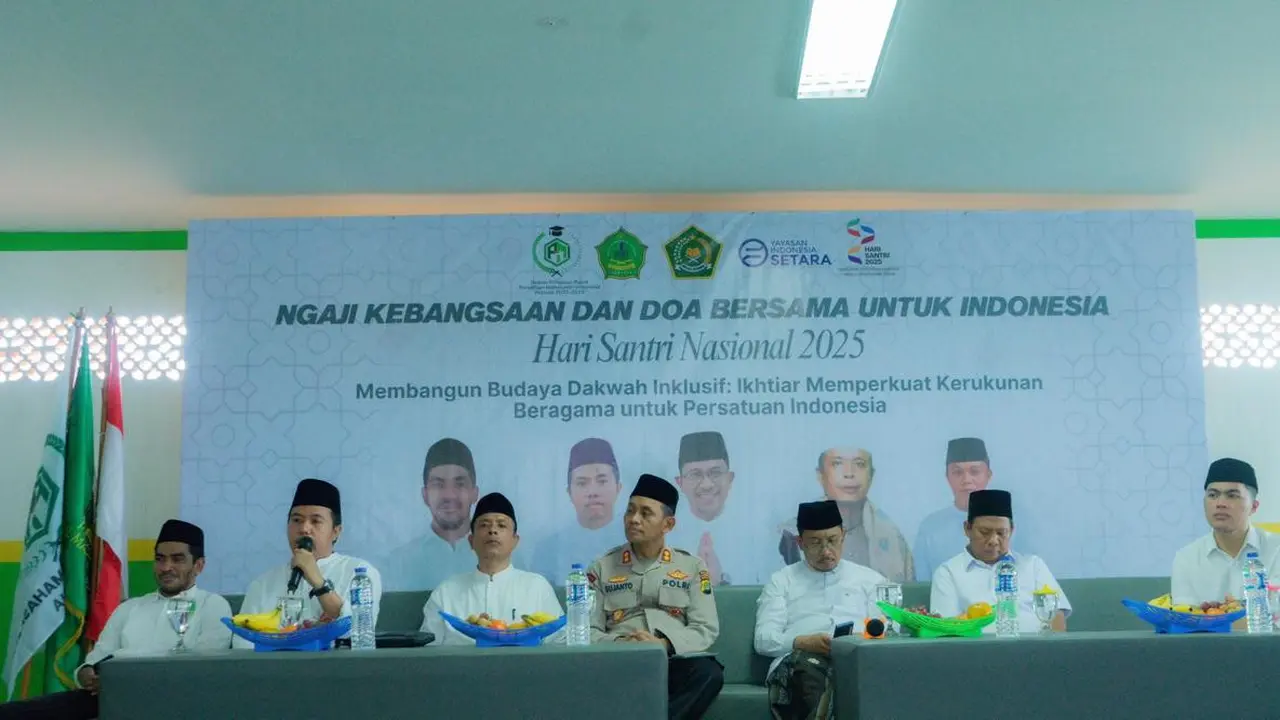 Ketua Umum DPP Mahasantri Indonesia Moh. Khairi (kedua dari kiri) (Istimewa)