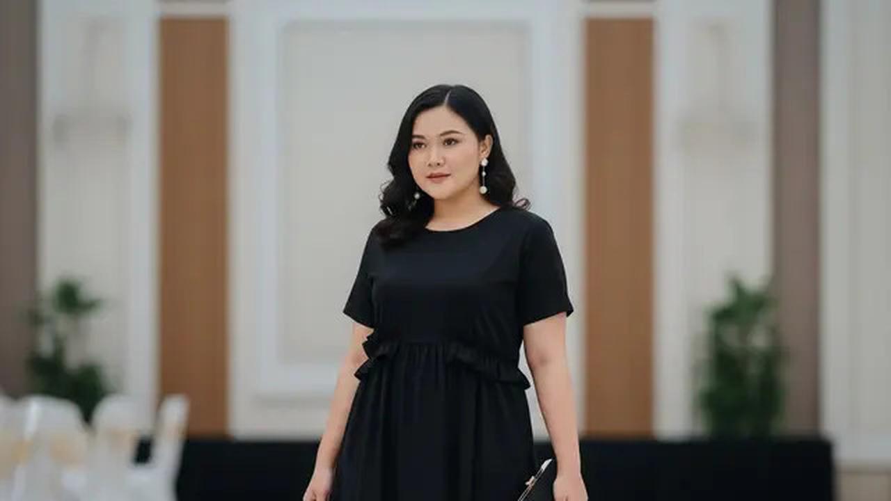 Tips Pilih Baju Kondangan 2025 untuk Wanita Gemuk agar Terlihat Langsing