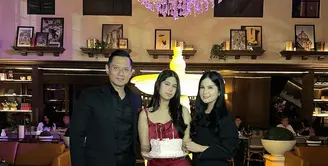 Almira TunggaDewi, putri AHY dan Annisa Pohan merayakan hari ulang tahunnya ke-15. Dengan makan malam romantis, perayaan ulang tahun ini dihadiri teman dan keluarga [@annisayudhoyono]