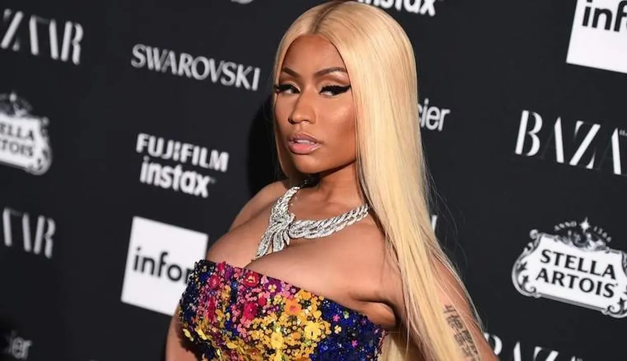 Well, nggak salah Nicki Minaj bisa memerbaiki malfungsi busananya dengan cepat. Kejadian itu sudah berkali-kali terjadi. (Heavy)