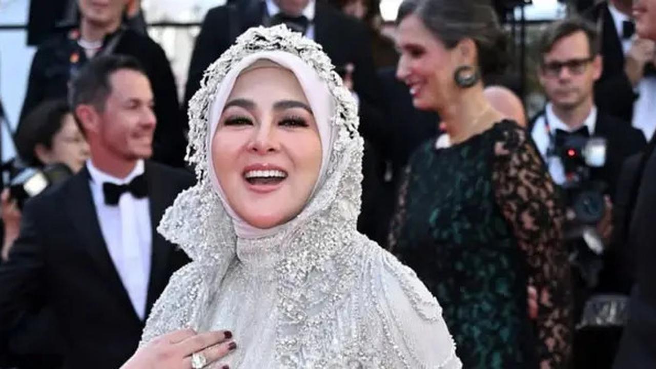 Gaun Silver Mewah Syahrini di Festival Cannes 2025 Disebut Langgar Aturan Penyelenggara, Kok Bisa?