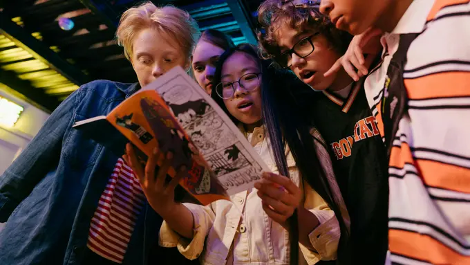 4 Manfaat Anak Membaca Komik untuk Perkembangan Bahasa, Imajinasi, dan Empati