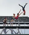 Intip bagaimana Adidas bikin pertunjukkan busana vertikal di gedung pencakar langit New York (@adidasoriginals)
