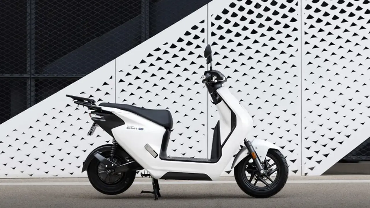 Honda Luncurkan Skuter Listrik EM1 e di EICMA, Dijual di Indonesia Tahun Depan?