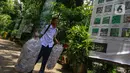Sampah dari masyarakat dikumpulkan dan dipilah untuk kemudian dimanfaatkan kembali. (Liputan6.com/Angga Yuniar)