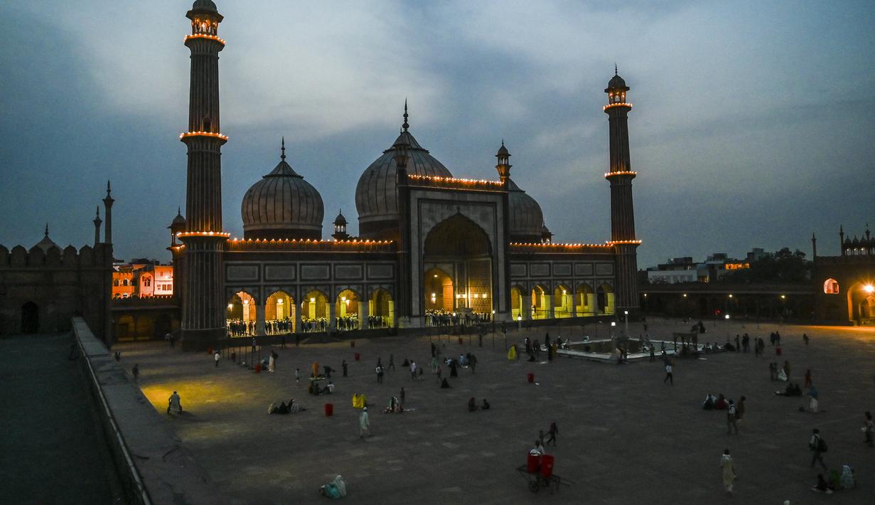 FOTO: Ramadhan 2021, Begini Suasana Masjid Jama di New Delhi - Ramadan Liputan6.com