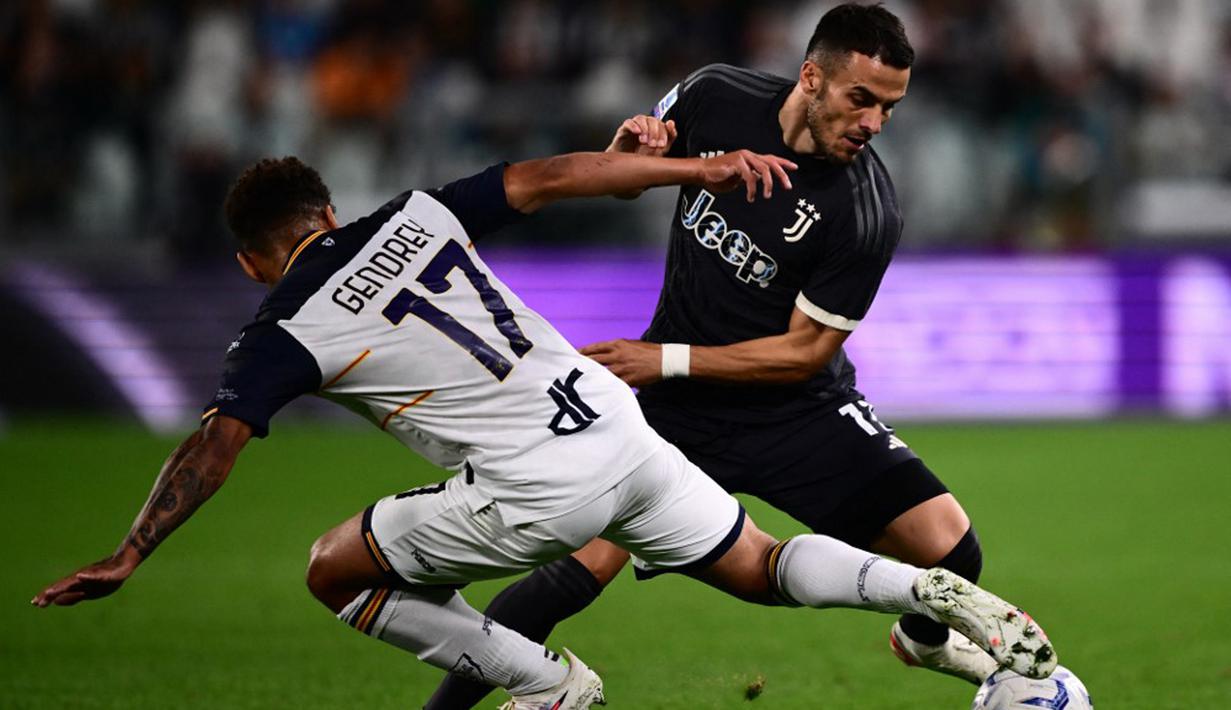 Juventus mengamankan kemenangan tipis 1-0 ketika meladeni Lecce dalam duel pekan ke-6 Serie A Liga Italia 2023/2024. (MARCO BERTORELLO/AFP)