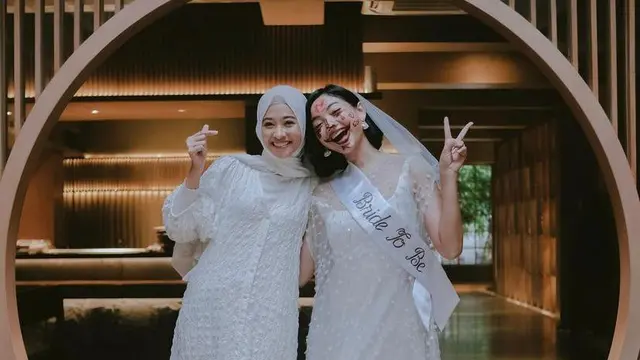 Disebut Mirip, Ini 6 Gaya Kompak Poppy Bunga dan Glenca Chysara yang Ternyata Tante dan Keponakan