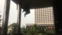 Hujan Lebat dan Angin Kencang, Plafon Lobi Gedung KPK Jebol
