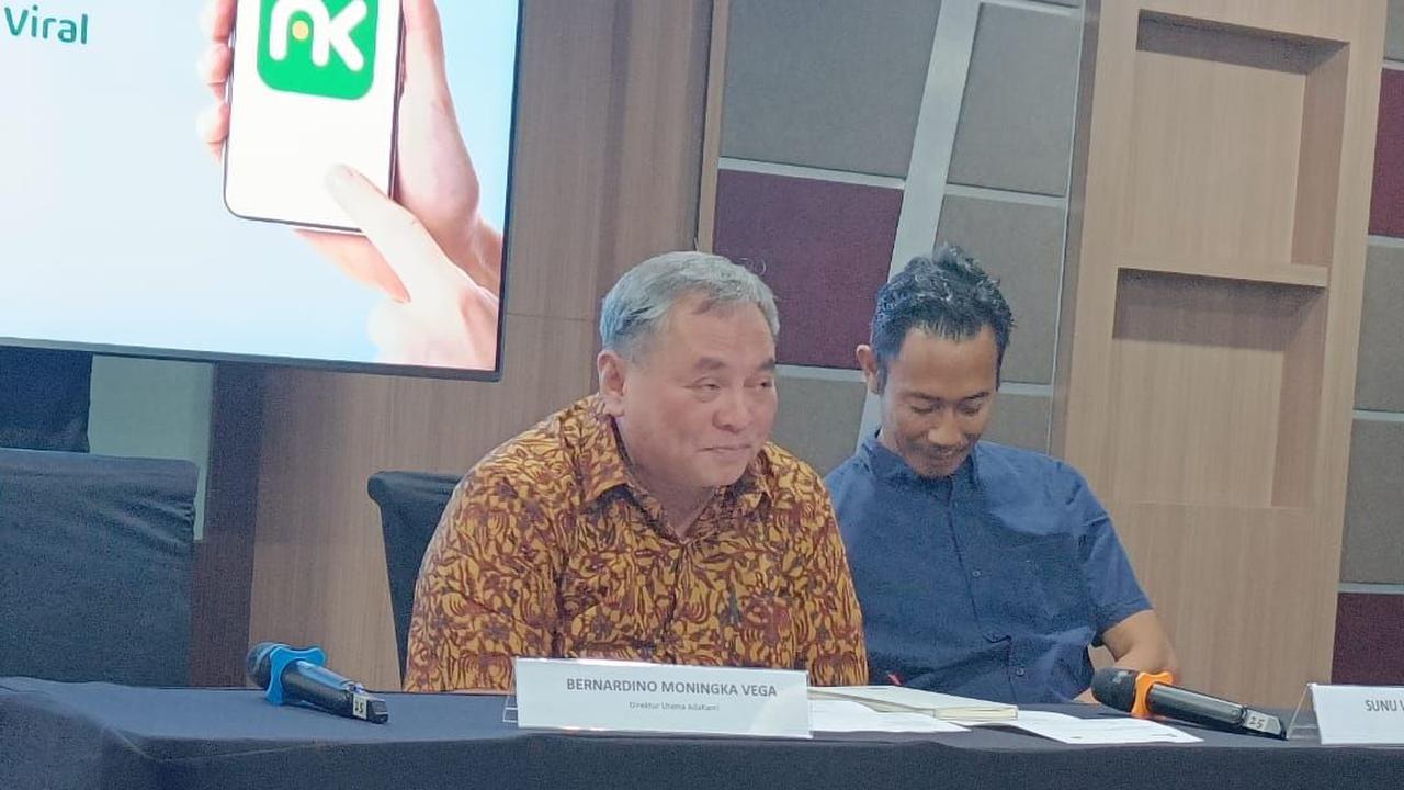 "Kita ada keyword-keyword hal yang melanggar SOP AFPI, jadi supervisor bisa tanya, eh tadi kamu ngomong apa sama si nasabah. Ini yang kita lakukan," ujar Dino.