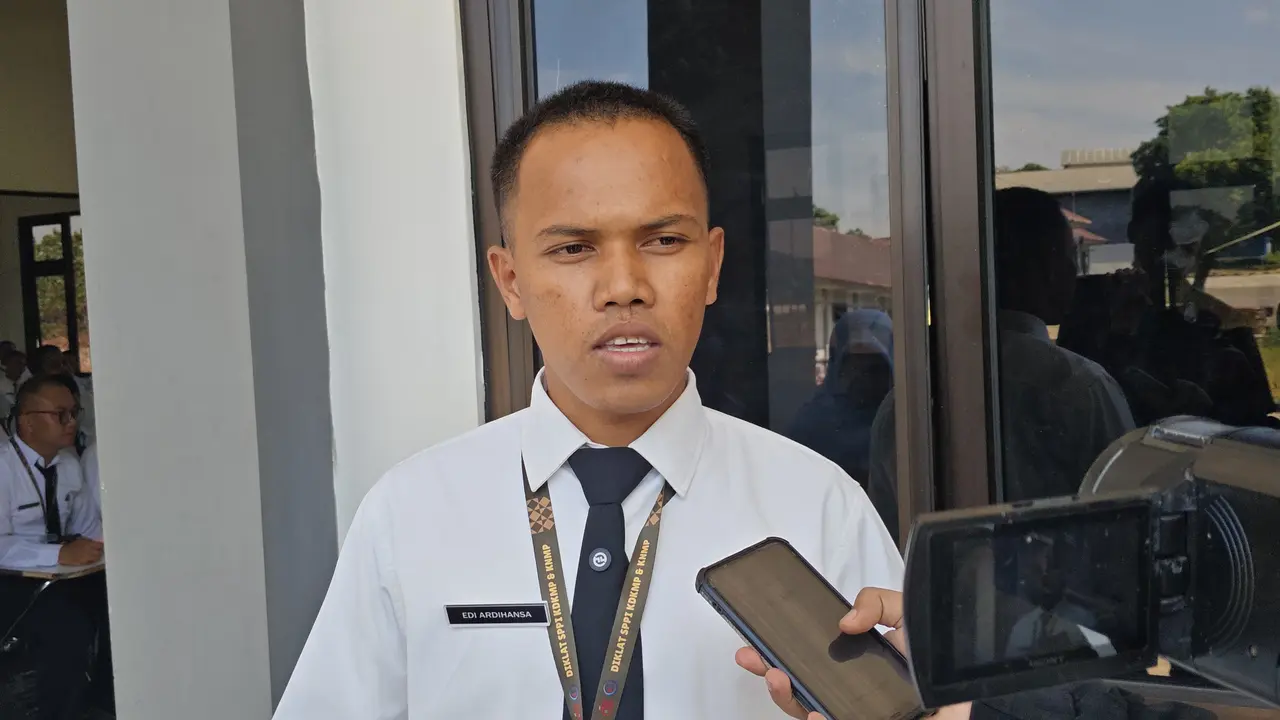 Edi Ardihansa, anak petani jadi manajer Koperasi Merah Putih. (Liputan6.com/Fauzan)