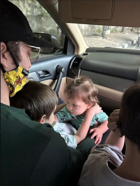 Anak pertama Stefan William kini berusia 7 tahun yang lahir 9 Oktober 2017 lalu. Sedangkan, Koa kini sudah berusia 5 tahun yang lahir pada  29 September 2019. Noah Cure Andrews Umboh baru genap setahun. (Liputan6.com/IG/@stefannwilliam)