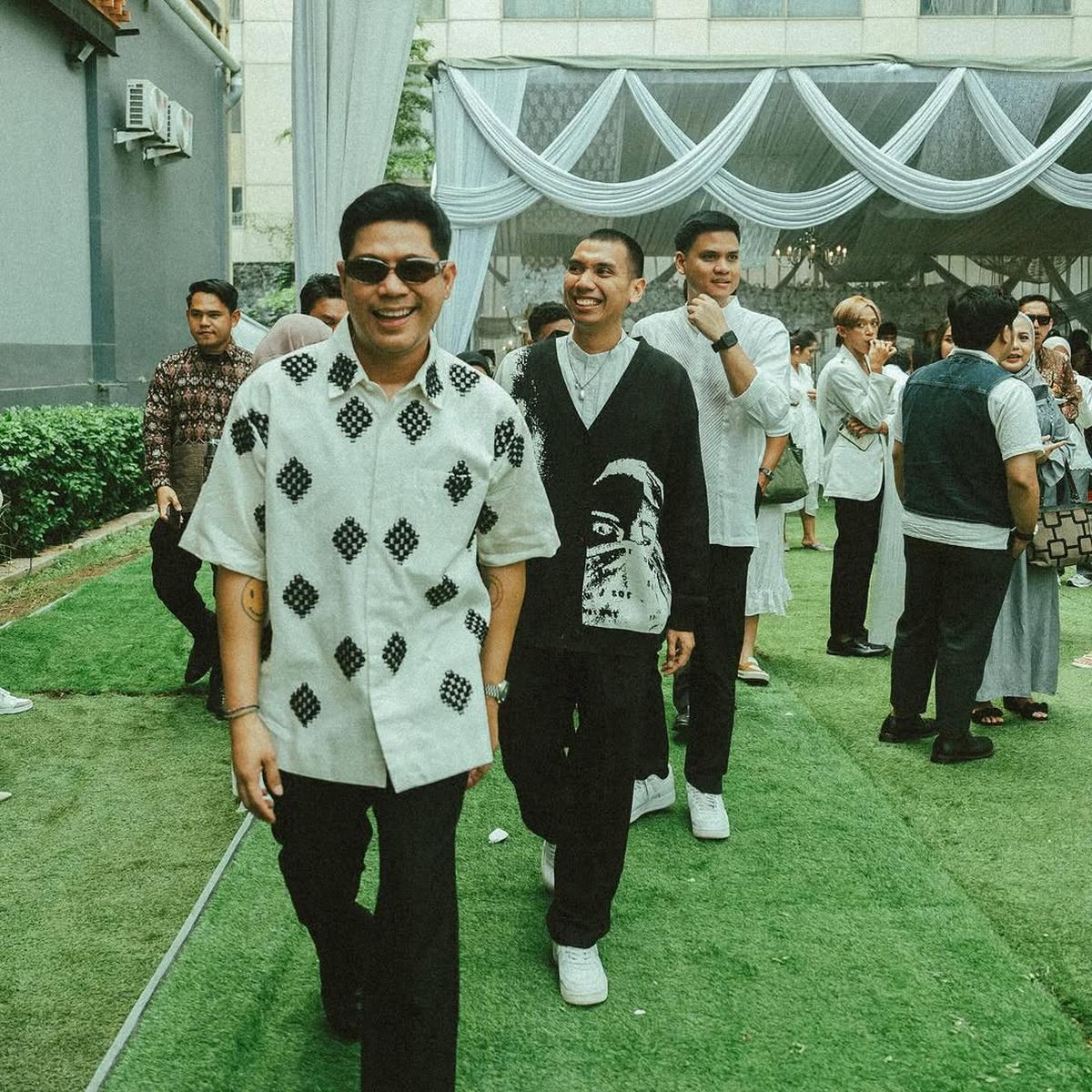 Salma Salsabil Menikah, 7 Potret Nino Kayam Hadir di Acara Resepsi Sebut Bak Restu Semesta