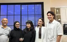 Potret Kebersamaan El Rumi Rayakan Lebaran Iduladha di Rumah Syifa Hadju, Sudah Akrab dengan Calon Mertua dan Para Ipar