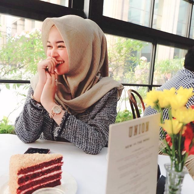 6 Potret Terbaru Cecilia Gina, Putri Limbad yang Kini Berhijab