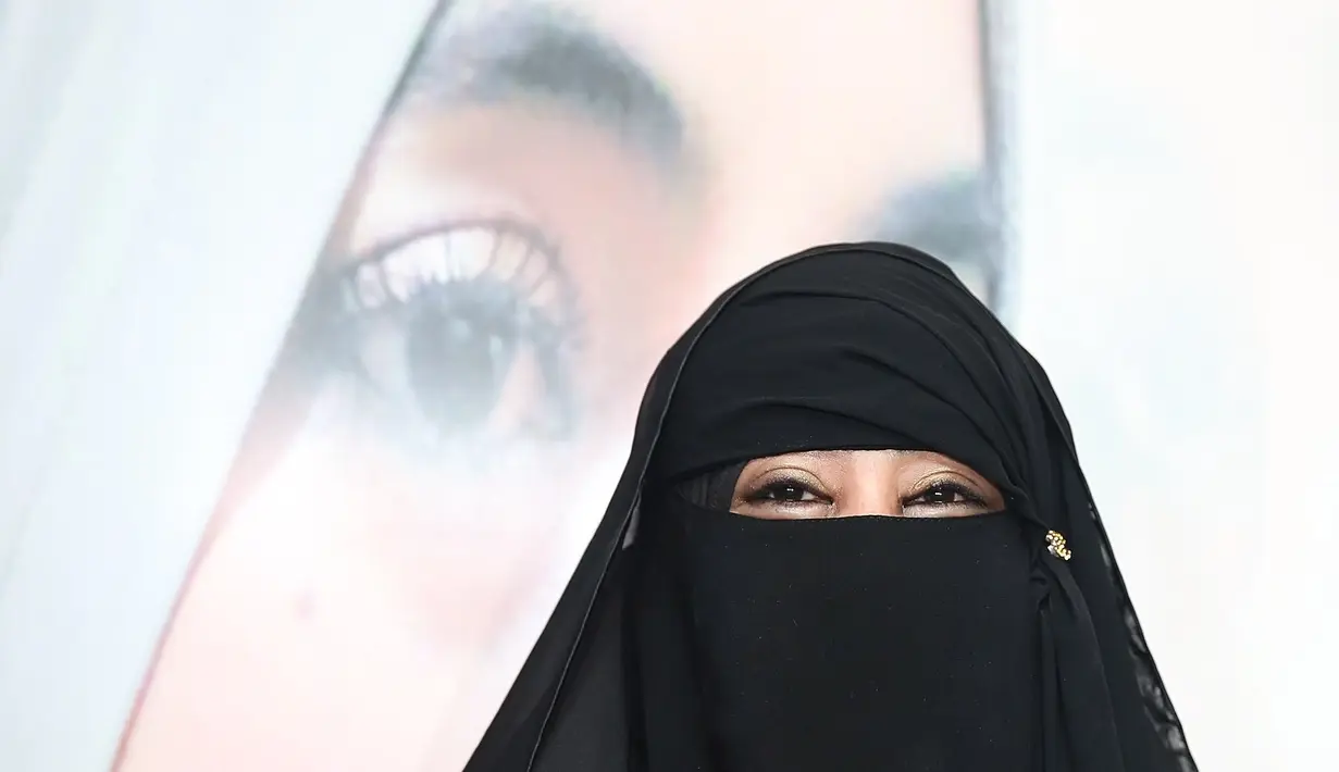 "Aku jelasin sekali lagi, adik ipar saya sama Pipik benar menikah. Saya dapat pengakuan dari Sunu sendiri ngomong ke saya," kata Citra, kakak Suci saat dihubungi wartawan melalui sambungan telepon, Kamis (16/11/2017). (Bambang E Ros/Bintang.com)