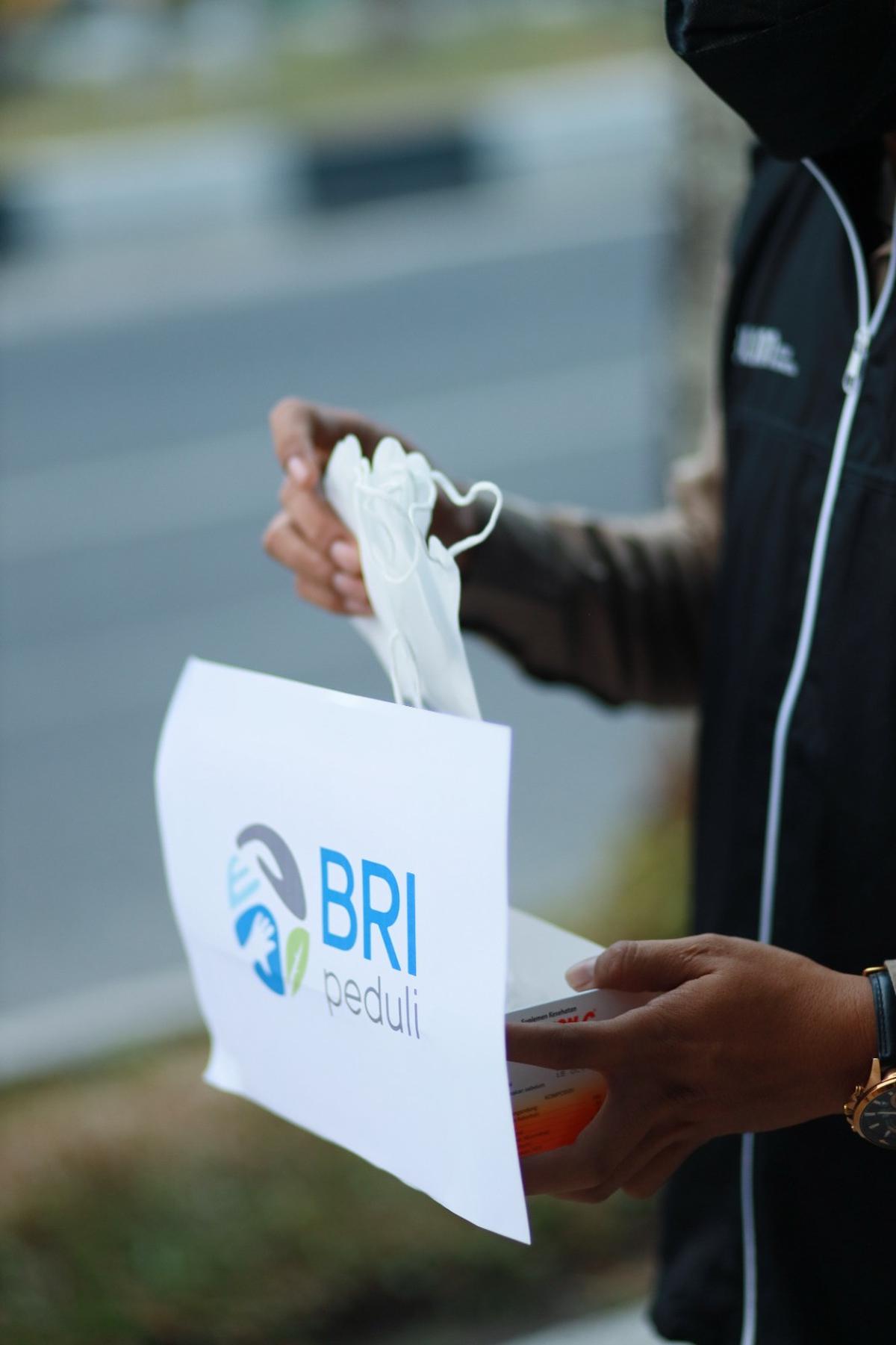 BRI Peduli Salurkan 270 Mesin Pompa Air untuk Percepat Penanganan Karhutla di Kalimantan