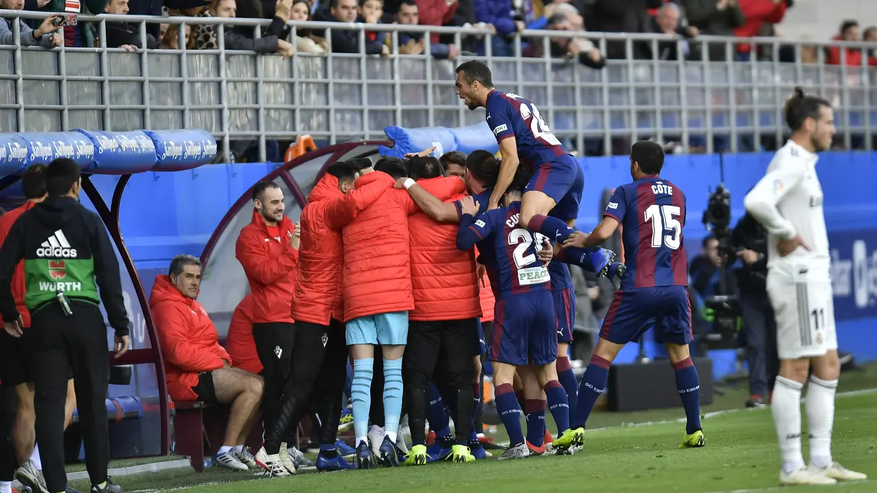 Selebrasi Pemain Eibar saat Mengalahkan Real Madrid
