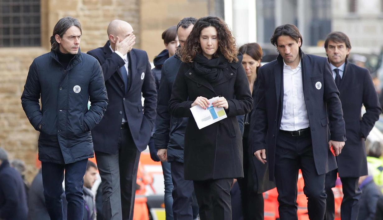 Mantan pemain AC Milan, Filippo Inzaghi  tiba menghadiri upacara pemakaman Davide Astori di Florence, Italia, Kamis (8/3). Davide Astori meninggal pada usia 31 tahun di kamar hotel setelah terkena serangan jantung. (AP Photo/Alessandra Tarantino)